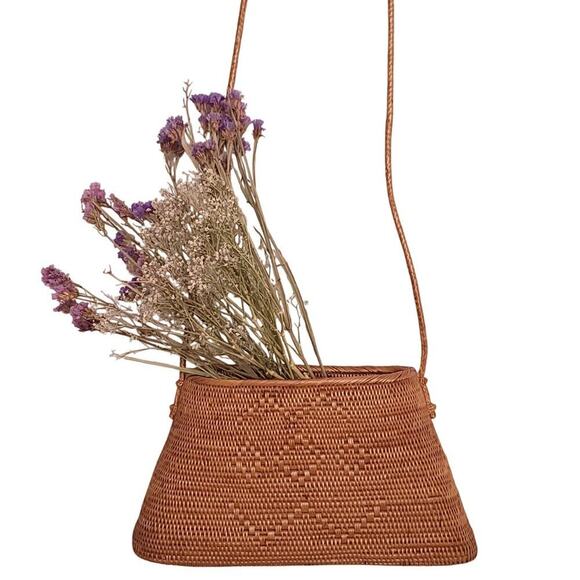 Bali Rattan Shoulder Bag - Picture 1 of 8